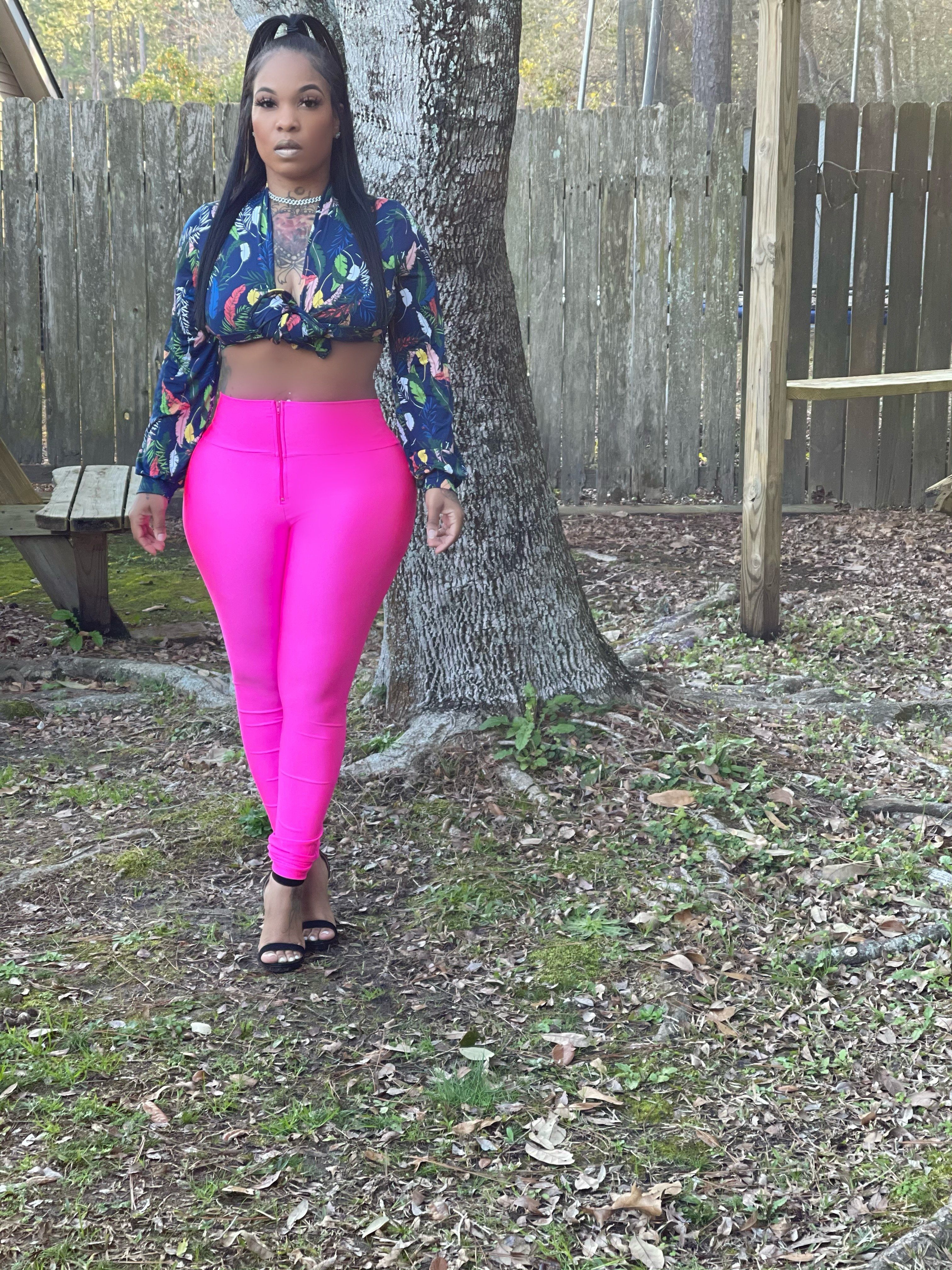 Painted pink Glamherup Beautique