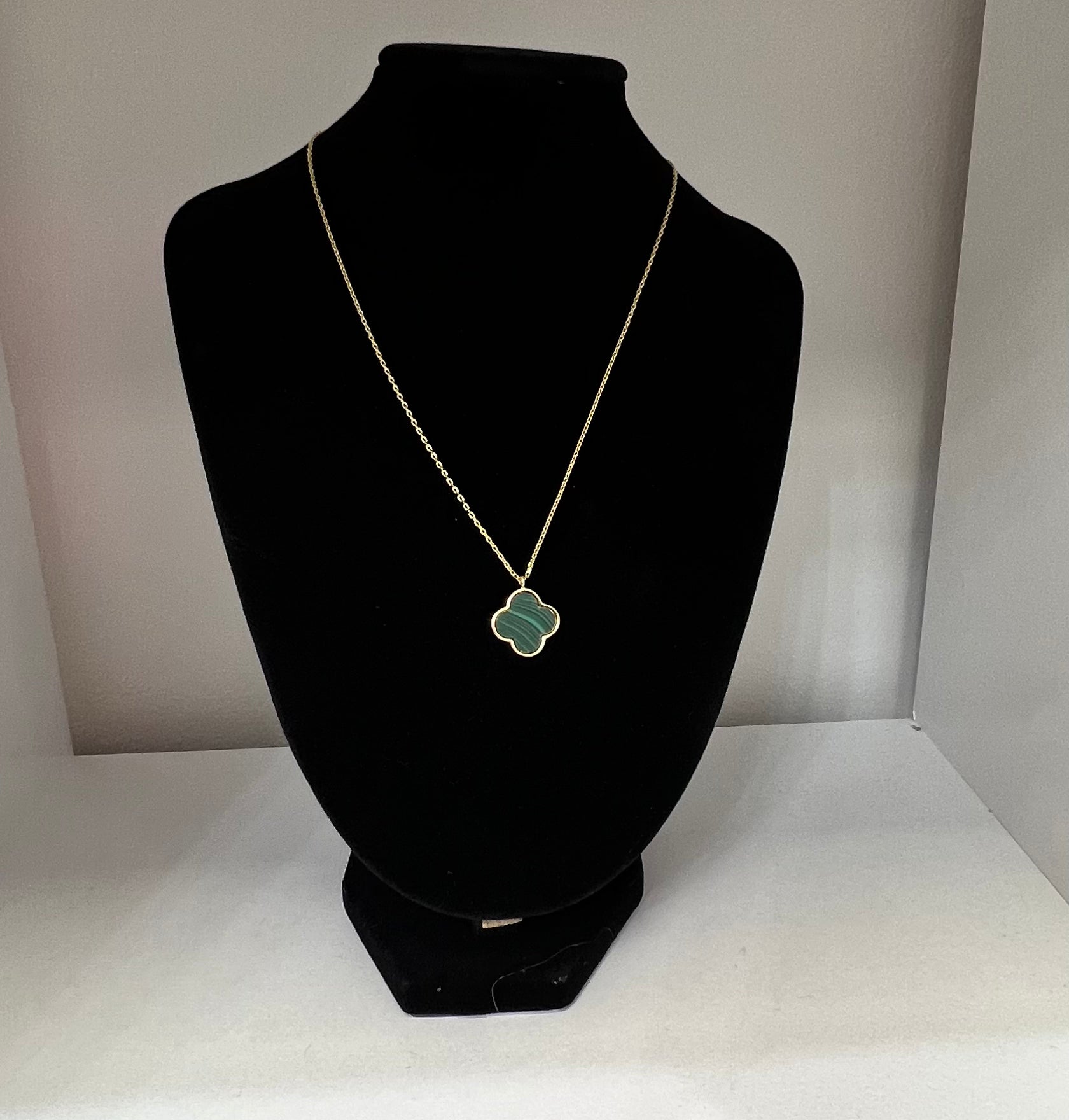 Single Clover necklace Glamherup Beautique Gold/green