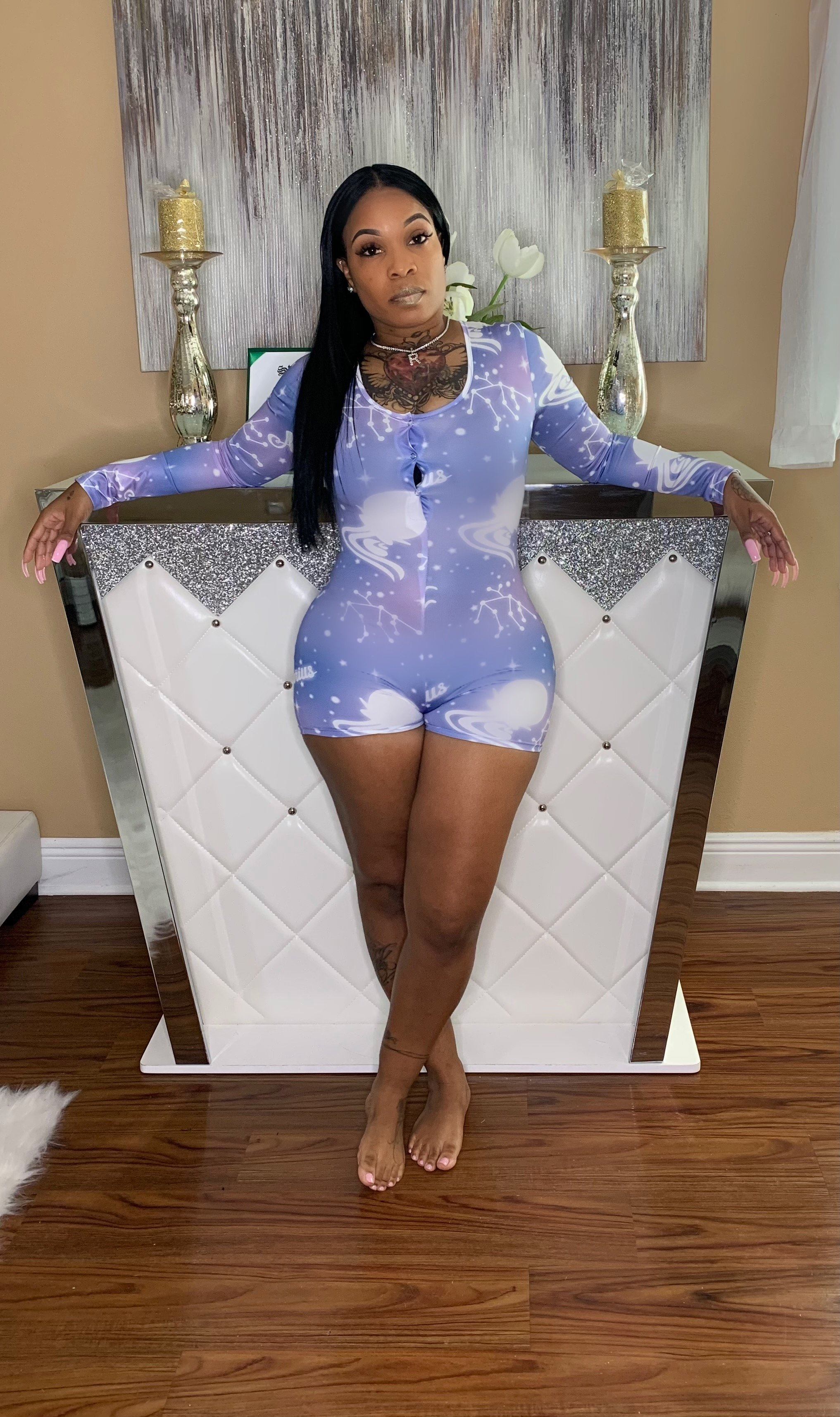 Zodiac sign onesie Glamherup Beautique Aquarius Small